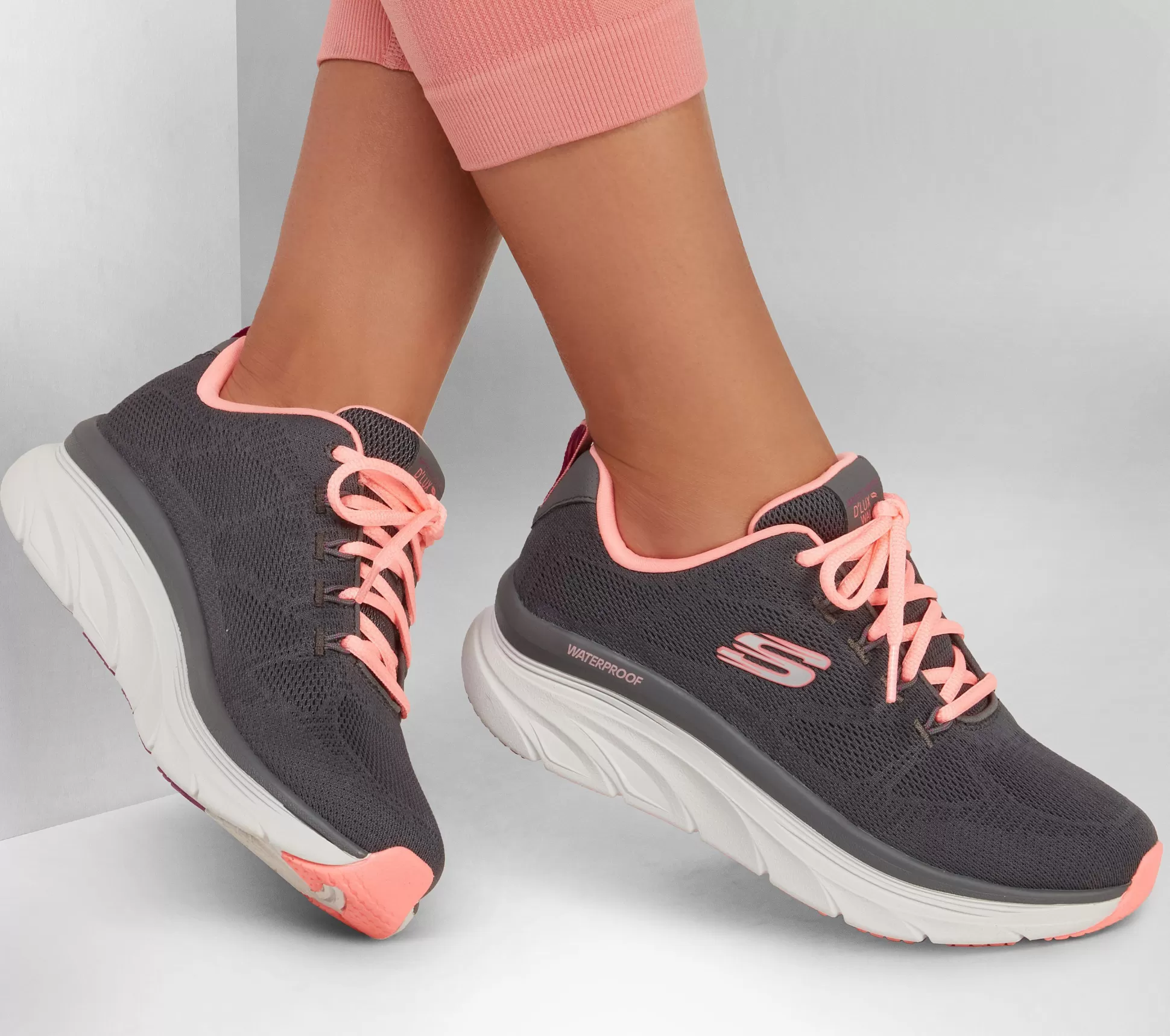 Frauen SKECHERS *Relaxed Fit: D'Lux Walker - Get Oasis